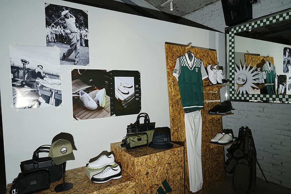 본문 이미지 - F/W23 아디다스골프 팝업 스토어에 전시된 MC80. (케이앤컴퍼니 제공) 