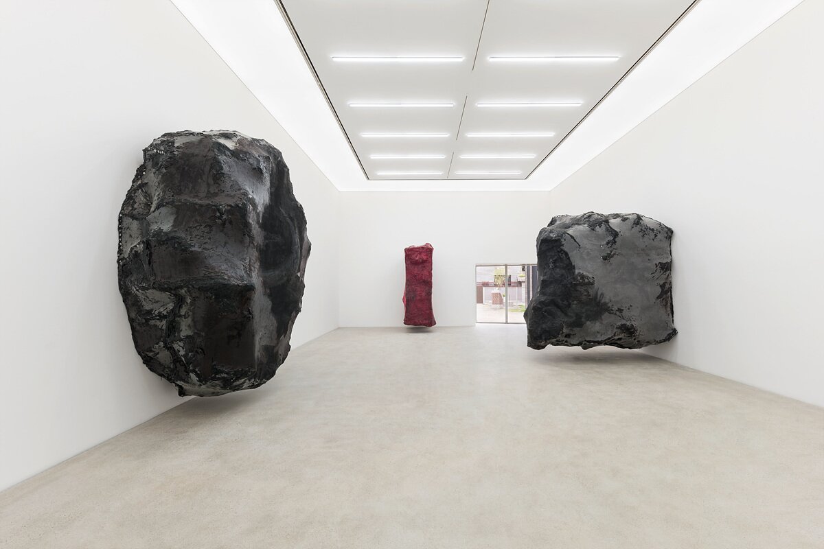 본문 이미지 - 국제갤러리 3관(K3) 아니쉬 카푸어 개인전, 《Anish Kapoor》 설치전경, 이미지 제공: 국제갤러리