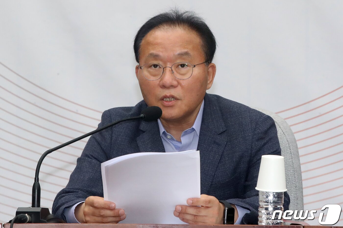 본문 이미지 - 윤재옥 국민의힘 원내대표가 4일 오전 서울 여의도 국회에서 열린 원내대책회의에서 모두발언을 하고 있다. 2023.8.4/뉴스1 ⓒ News1 황기선 기자
