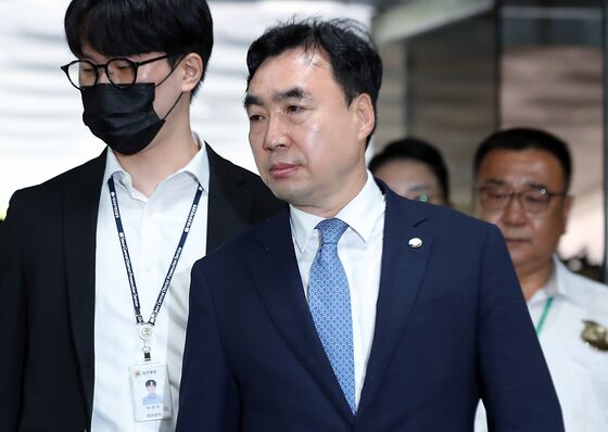'입법 로비' 혐의 윤관석, 1심 무죄…"유죄 소지 있지만 단정 어려워"