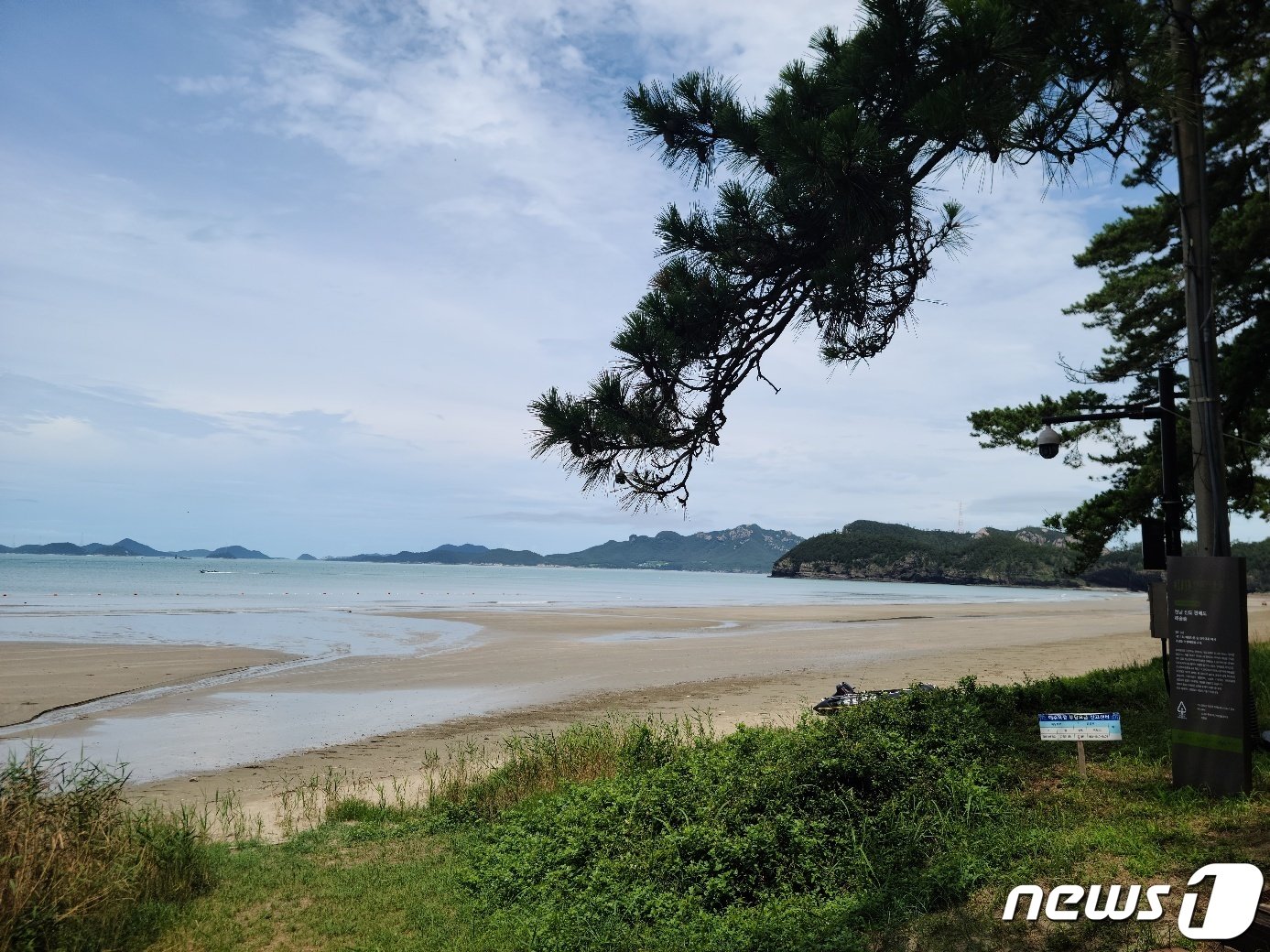 &#39;관매 8경&#39;중 제1경으로 꼽히는 관매 해수욕장 2023.8.4 뉴스1 ⓒ News1 조영석 기자 