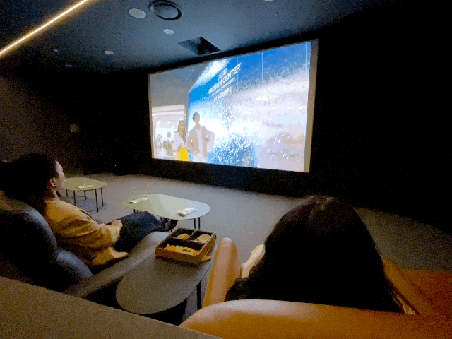 본문 이미지 - 제주신화월드에 3일 문을 연 씨네라운지 HALL1관 내부 ⓒ News1 이민주 기자