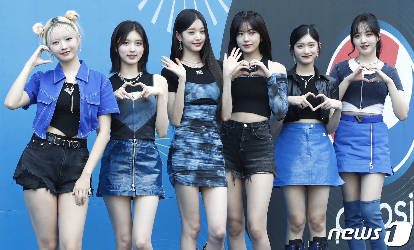 본문 이미지 - 걸그룹 아이브 레이(왼쪽부터)와 가을, 장원영, 안유진, 이서, 리즈 ⓒ News1