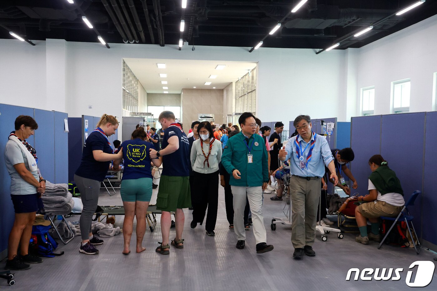 본문 이미지 - 조규홍 보건복지부 장관이 4일 야영지 내 잼버리 병원을 찾았다(보건복지부 제공)