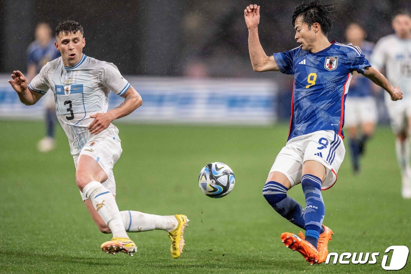 본문 이미지 - 일본 국가대표 공격수 미토마. ⓒ AFP=뉴스1