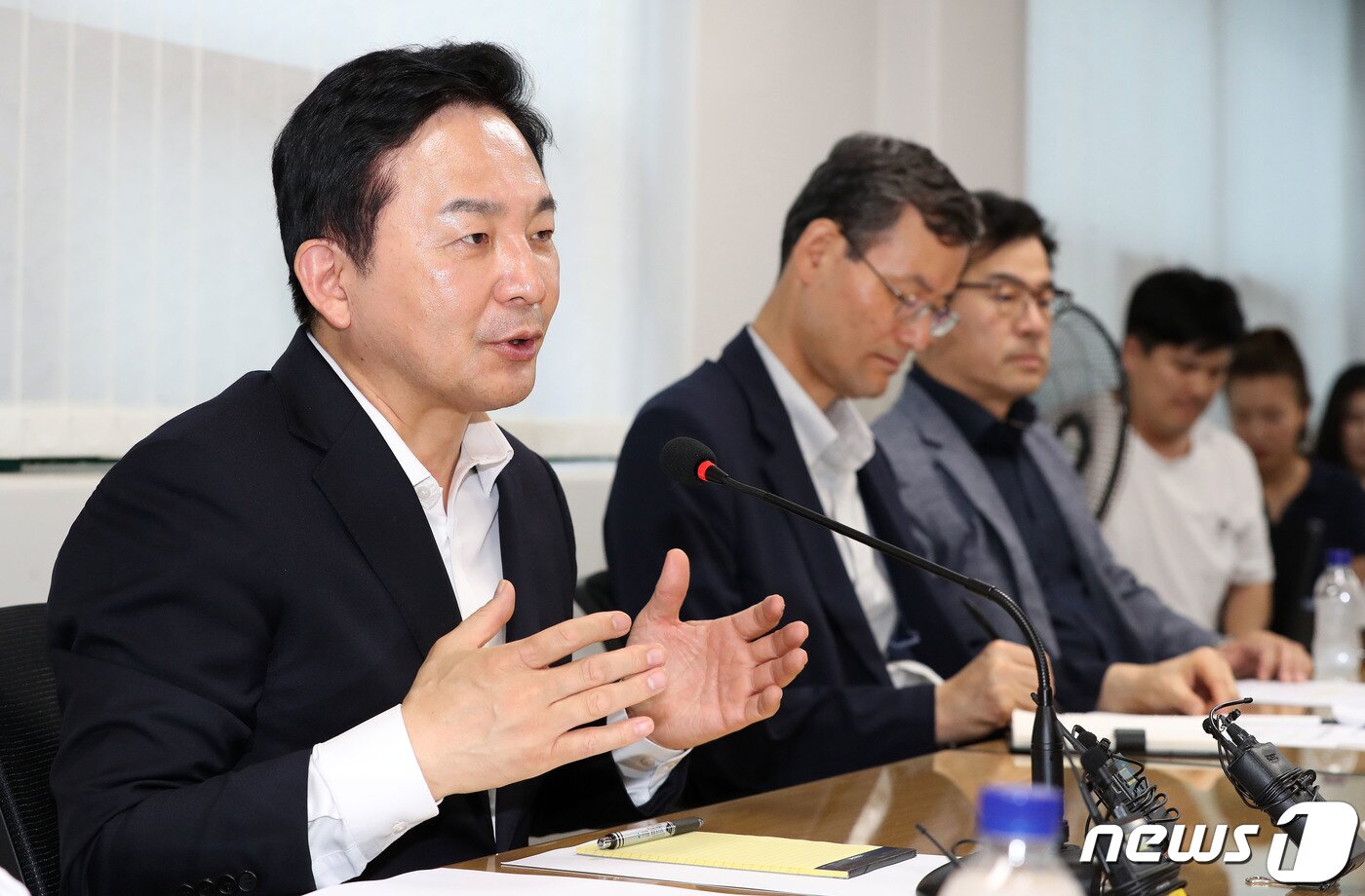 본문 이미지 - 원희룡 국토교통부 장관이 7일 오후 서울 강남구 한국시설안전협회에서 열린 무량판 민간아파트 전수조사 관련 점검회의에서 모두발언을 하고 있다. 2023.8.7./뉴스1 ⓒ News1 박세연 기자
