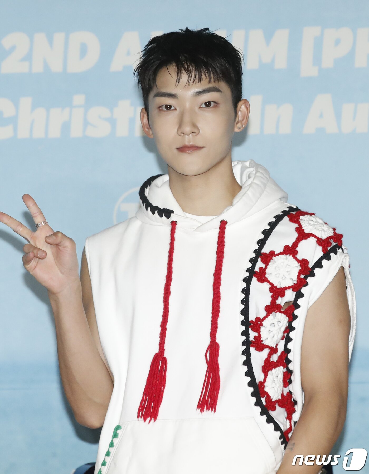 본문 이미지 - 그룹 더보이즈(THE BOYZ) 케빈이 7일 오후 서울 영등포구 CGV 영등포에서 진행된 정규 2집 ‘판타지(PHANTASY)’ 발매 기념 기자간담회에서 포즈를 취하고 있다. 2023.8.7/뉴스1 ⓒ News1 권현진 기자