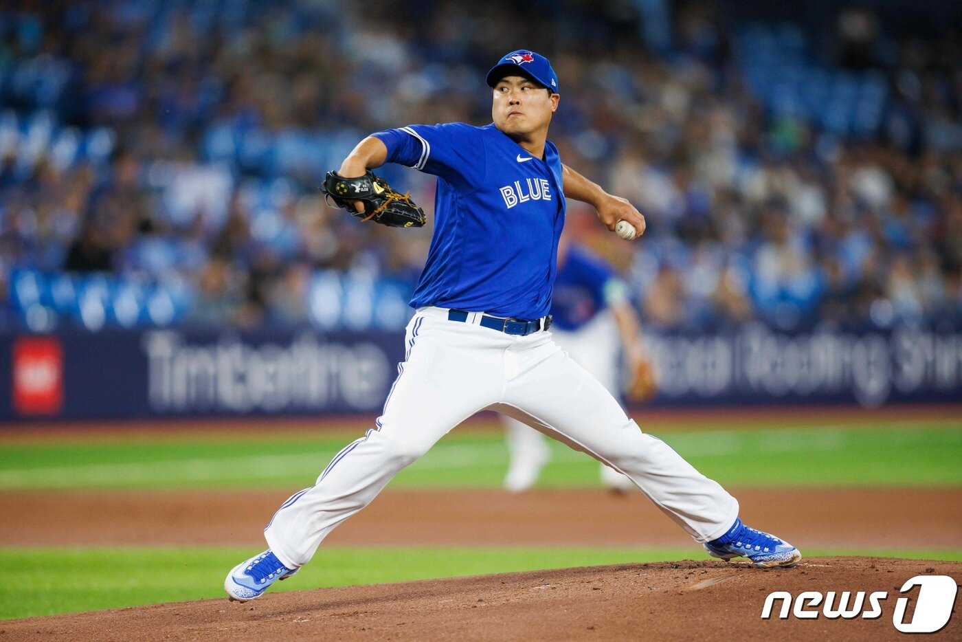 본문 이미지 - 토론토 블루제이스 시절의 류현진. ⓒ AFP=뉴스1