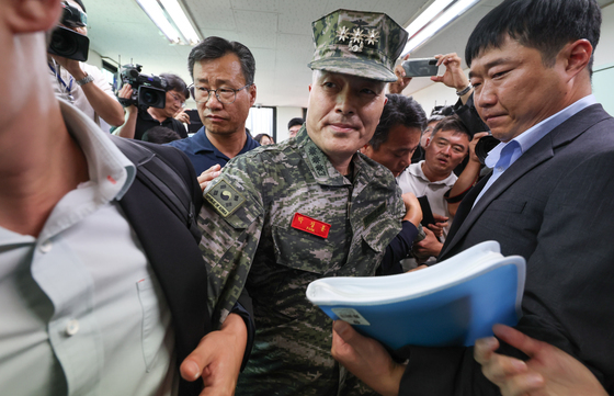 '박정훈 영장 청구' 전·현직 군검사 첫 재판 공전