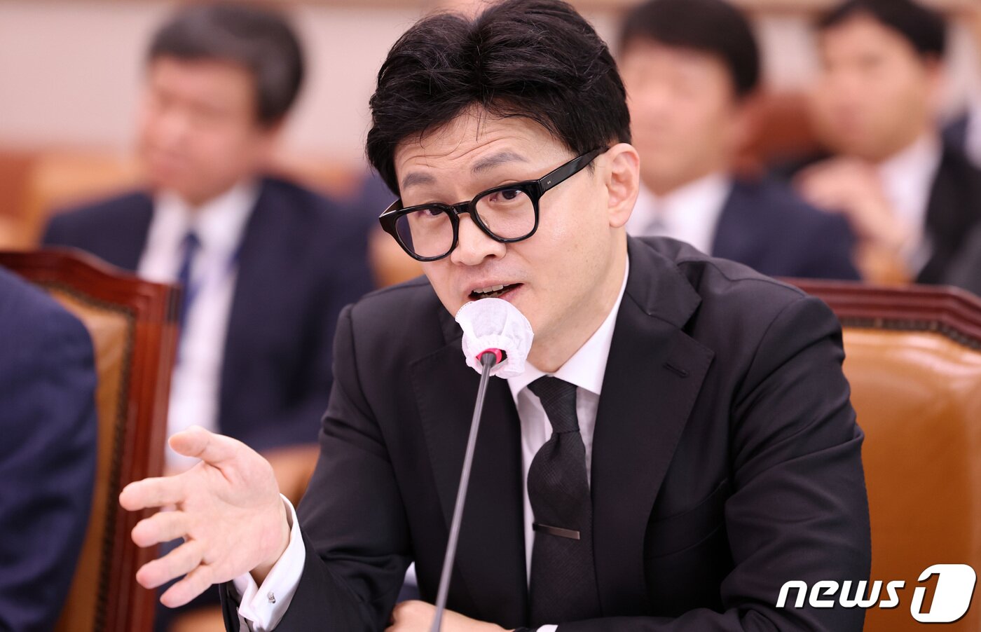 본문 이미지 - 한동훈 법무부 장관이 1일 서울 여의도 국회에서 열린 법제사법위원회 전체회의에서 김의겸 더불어민주당 의원 질의에 답하고 있다. 2023.9.1/뉴스1 ⓒ News1 김성진 기자