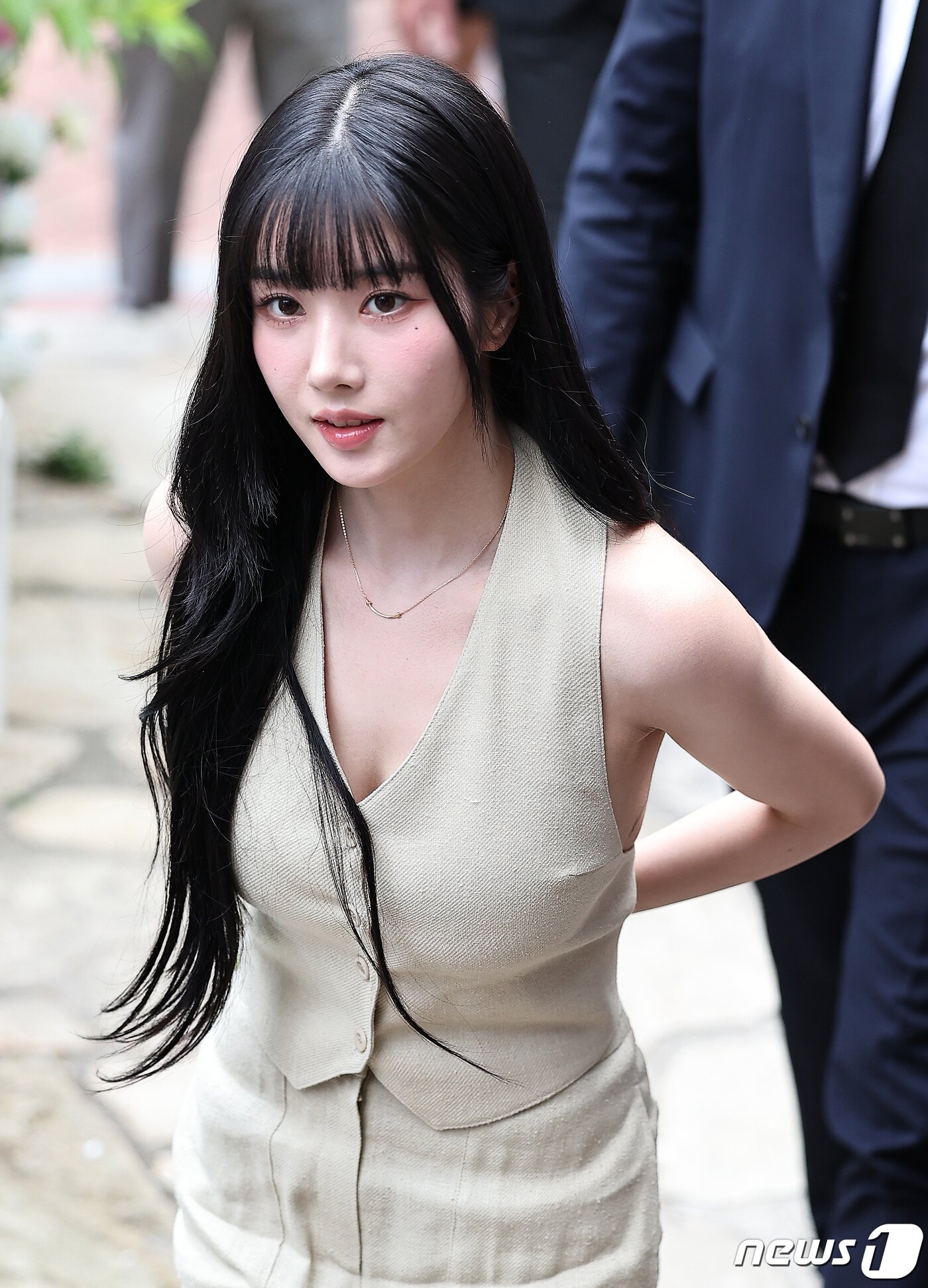 본문 이미지 - 가수 권은비가 12일 오후 서울 성동구 성수동 테디스 오븐에서 열린 명품 향수 팝업 스토어 오픈 행사에 참석하고 있다. 2023.9.12/뉴스1 ⓒ News1 김진환 기자