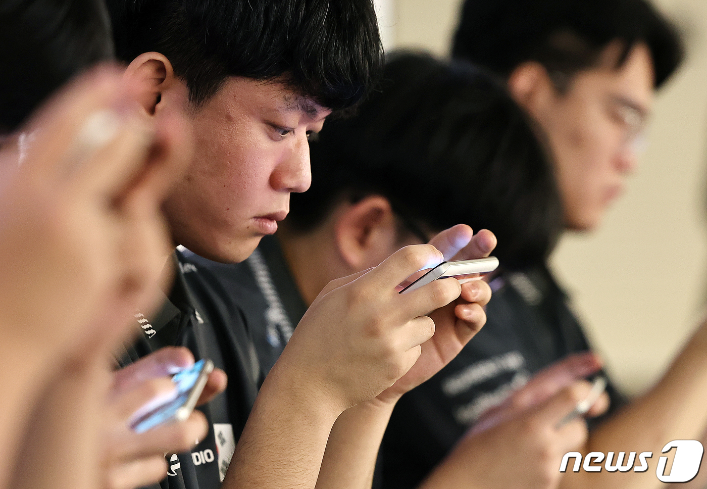 (서울=뉴스1) 김진환 기자 = 2022 항저우 아시안게임에 출전하는 대한민국 e스포츠 ‘배틀그라운드 모바일’ 대표팀 선수들이 13일 오후 서울 강남구 역삼동 크래프톤 역삼 오피스 …