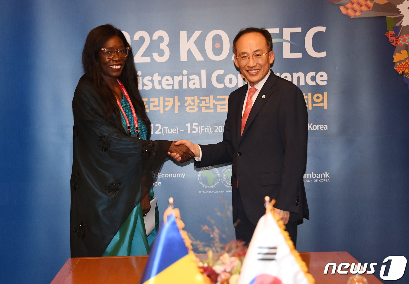 (서울=뉴스1) = '2023 한-아프리카 경제협력(KOAFEC) 장관회의' 참석차 부산을 방문중인 추경호 경제부총리 겸 기획재정부 장관이 13일 아난티 힐튼호텔에서 마들렌 알랭 …