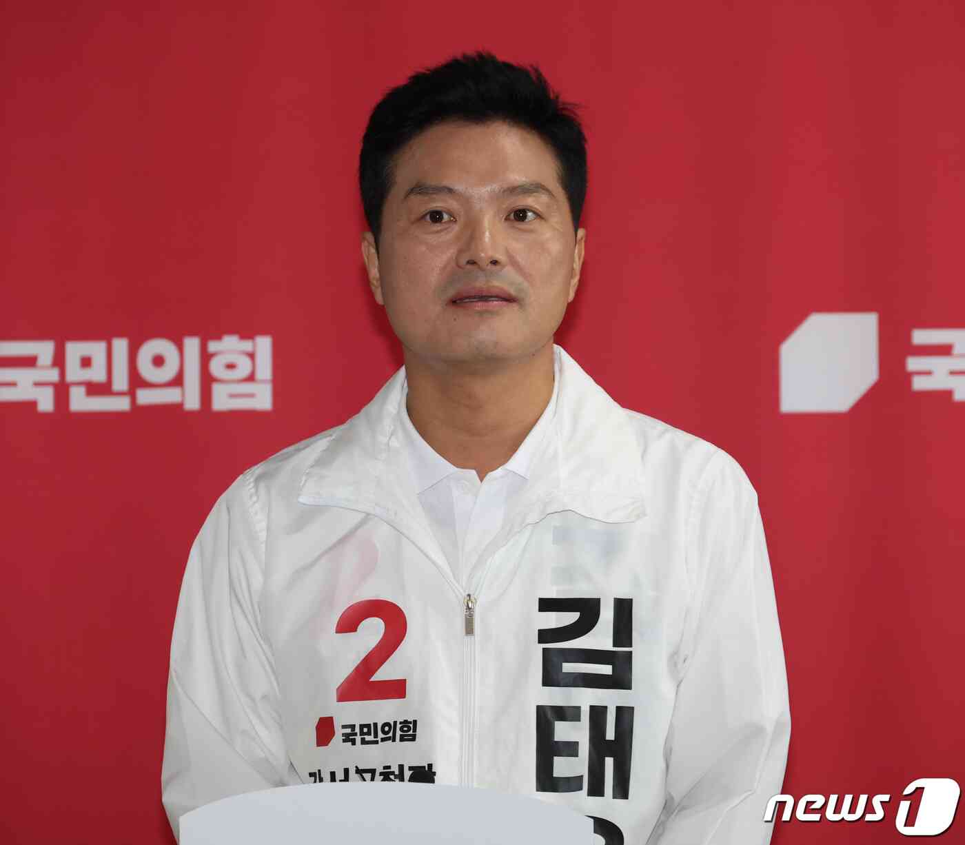 국민의힘 서울 강서구청장 보궐선거 후보자로 확정된 김태우 전 강서구청장이 17일 서울 여의도 국회에서 취재진의 질문에 답하고 있다. (공동취재) 2023.9.17/뉴스1 © News1 송원영 기자