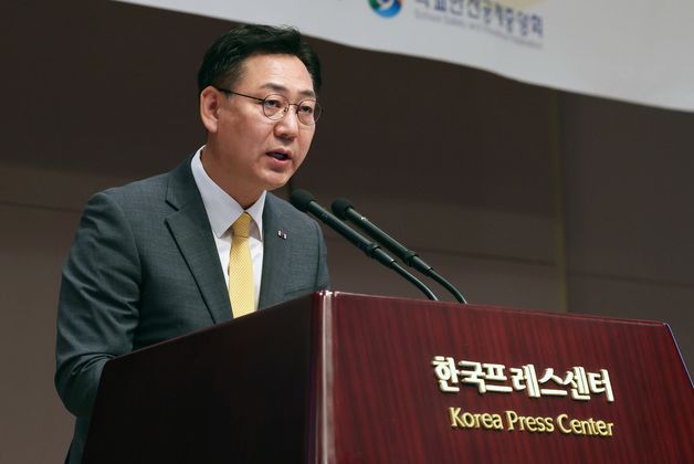 '한동훈 공격사주 의혹' 김대남, SGI상임감사직 사퇴(상보)