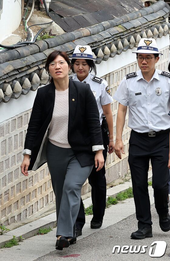 문체부, 황금연휴 방한 관광객 맞아 현장 전방위 점검