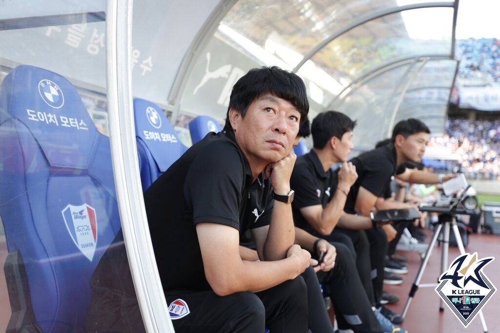 본문 이미지 -  김병수 수원 감독(한국프로축구연맹 제공)