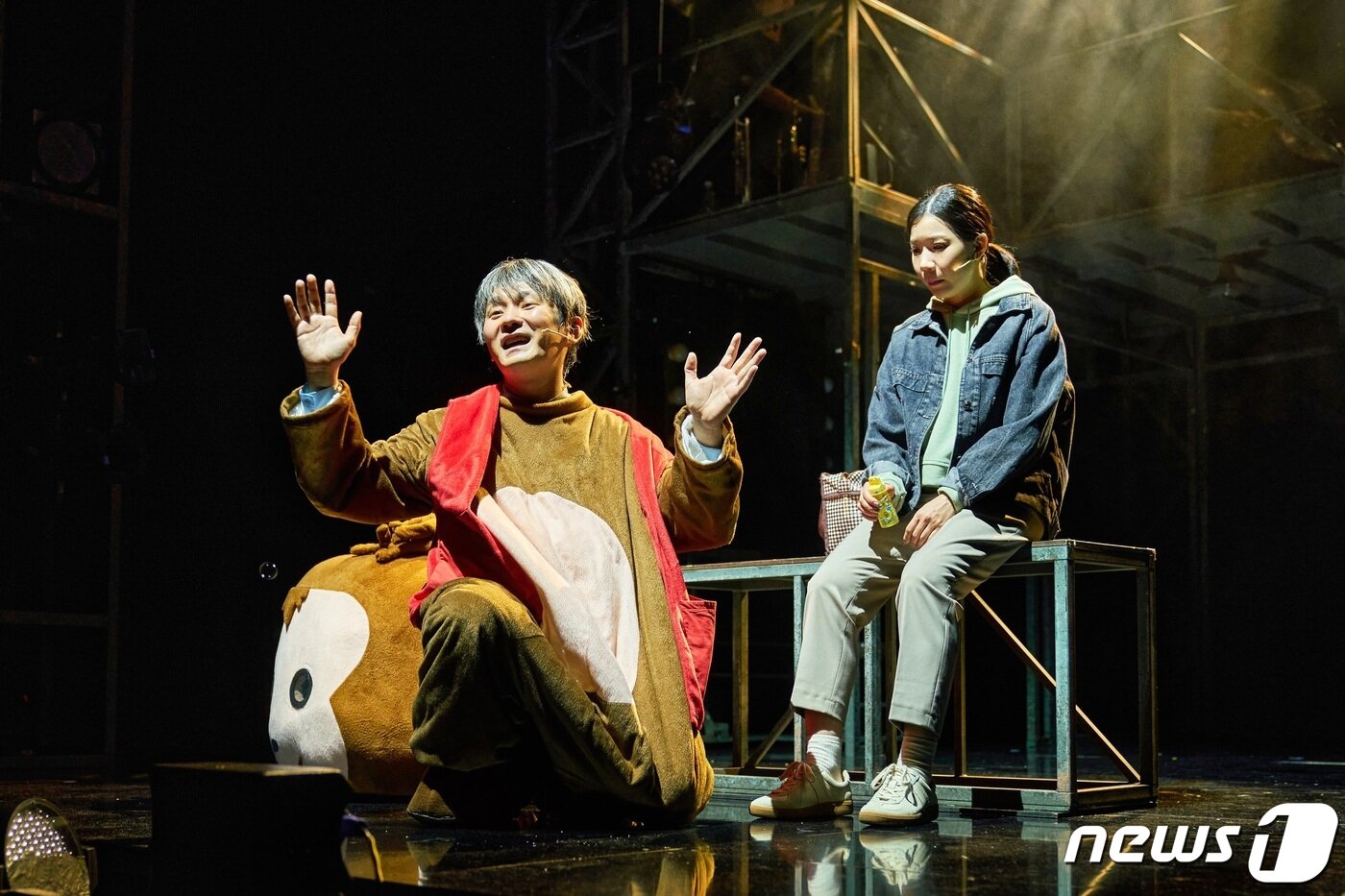 본문 이미지 - 뮤지컬 '쇼맨_어느 독재자의 네 번째 대역배우' 공연사진