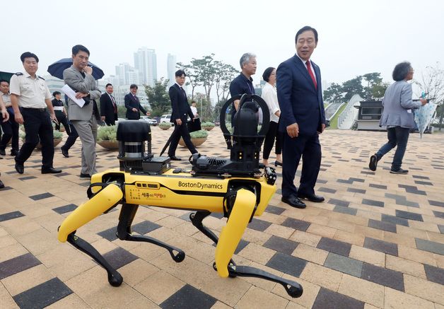 도요타, 현대차 보스턴 다이내믹스와 손잡았다…AI기반 로봇 연구