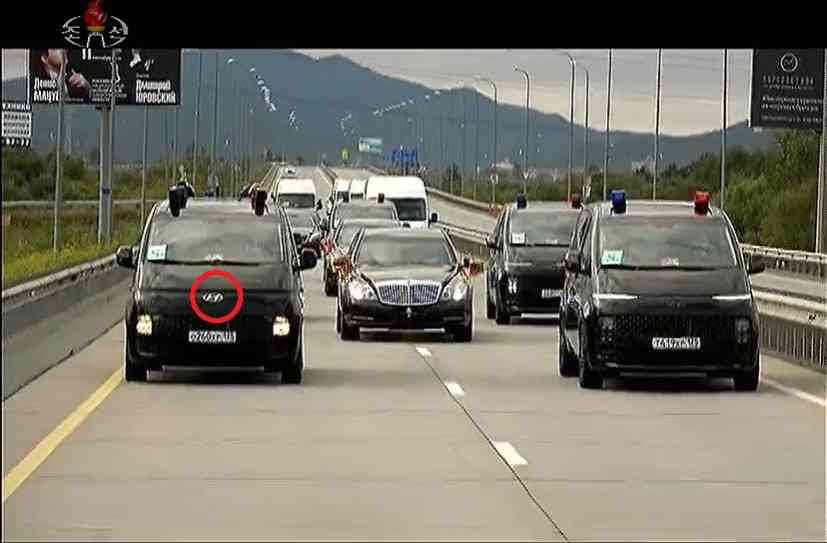 조선중앙TV가 21일 방영한 북러 정상회담 기록영화에서 김정은 총비서의 경호차량으로 포착된 현대차. (조선중TV 갈무리)