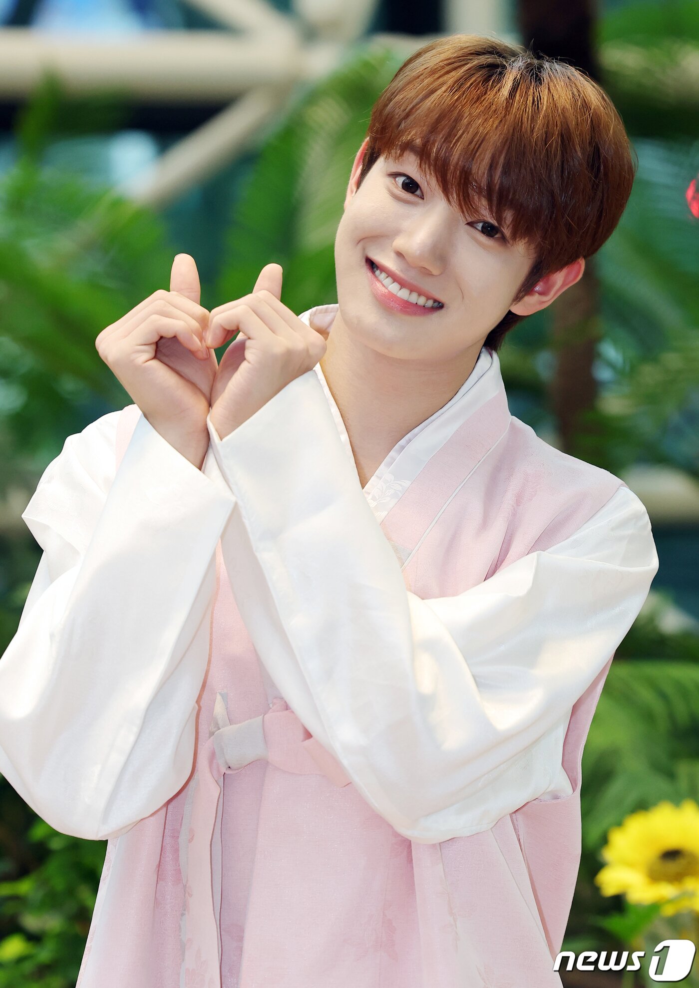 본문 이미지 - 아이돌 그룹 더윈드의 타나톤 / 뉴스1 ⓒ News1 김진환 기자