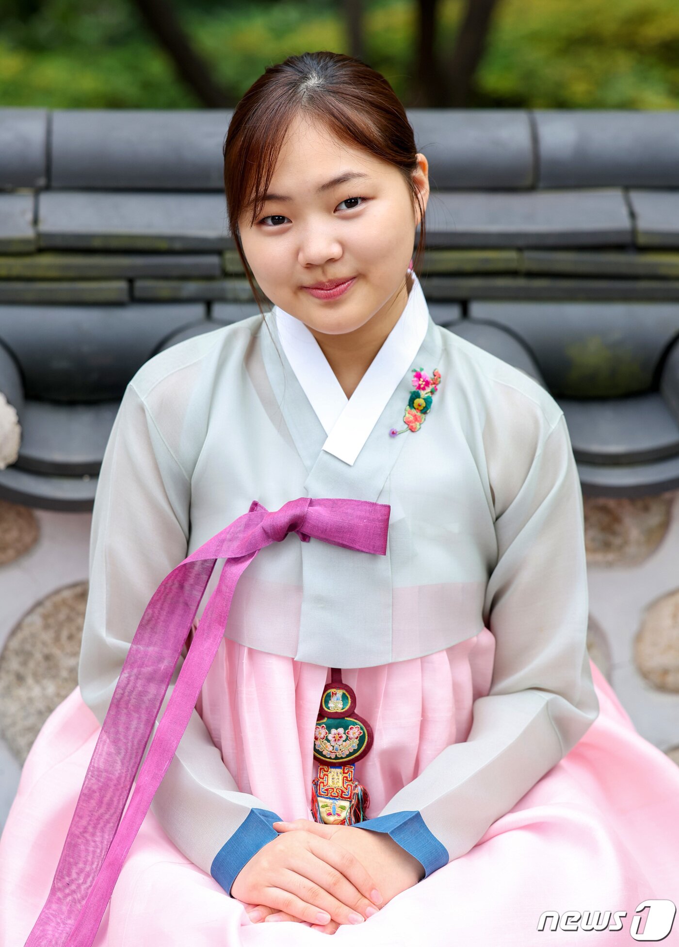 본문 이미지 - 넷플릭스 오리지널 시리즈 '마스크걸'에서 열연을 펼친 배우 김민서가 서울 종로구 종로홍보관에서 뉴스1과의 인터뷰에 앞서 포즈를 취하고 있다. /뉴스1 ⓒ News1 김성진 기자