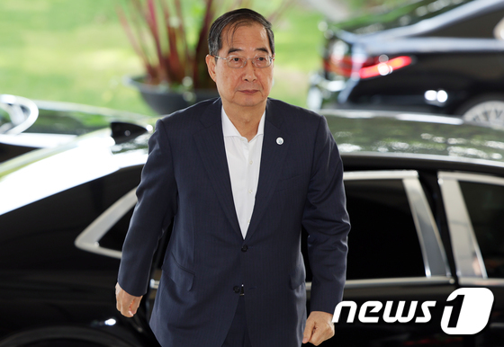 한덕수 총리, 해임건의안 통과 후 첫 출근