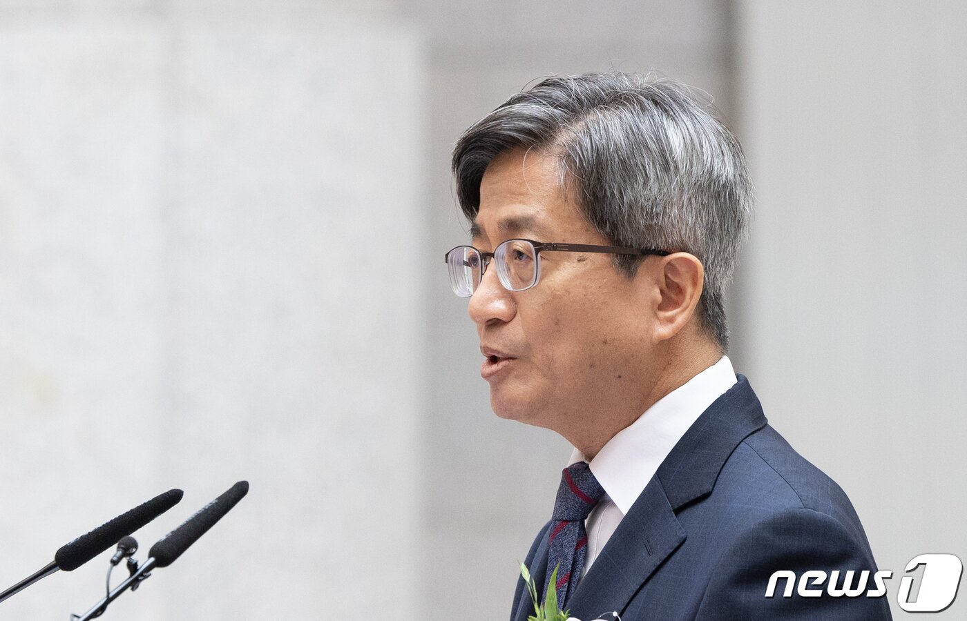 본문 이미지 - 김명수 대법원장이 22일 오전 서울 서초구 대법원에서 열린 퇴임식에서 퇴임사를 하고 있다. 2023.9.22 ⓒ 뉴스1 이재명 기자