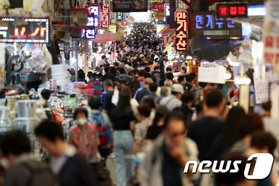 추석 앞두고 북적이는 전통시장