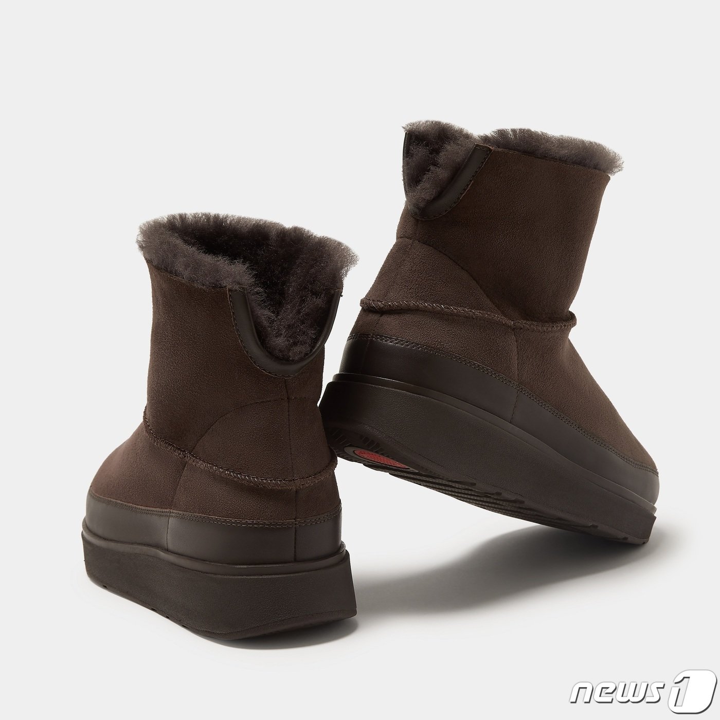 본문 이미지 - 핏플랍 젠FF 시어링 부츠.(LF몰 제공)