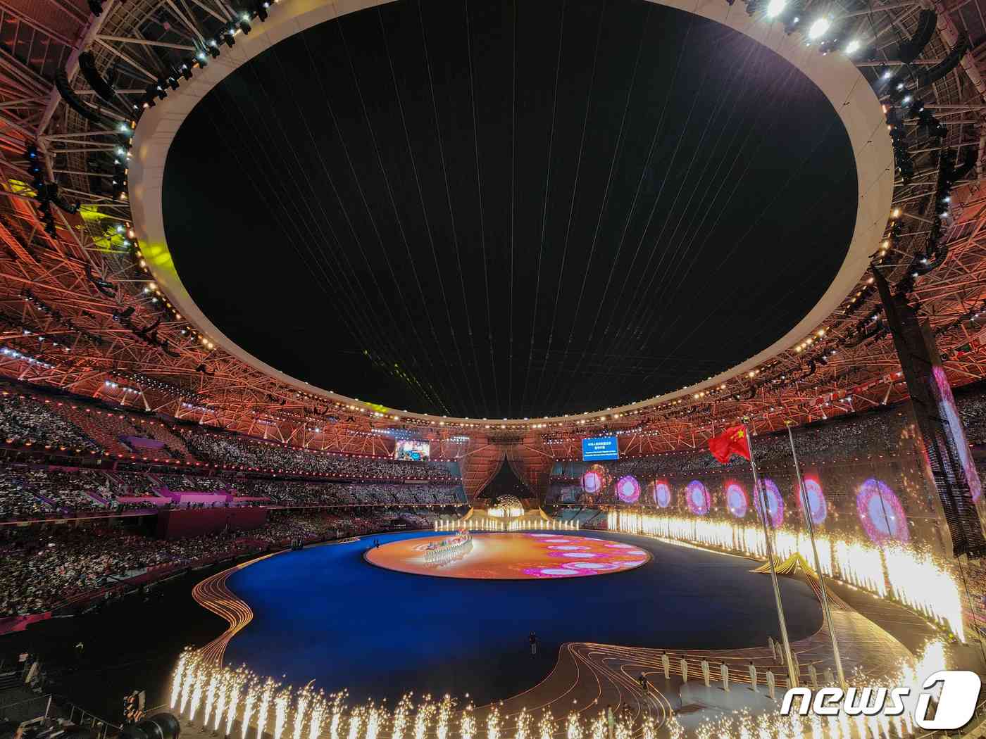 시진핑 중국 국가 주석이 23일 오후 중국 항저우 올림픽 스포츠센터 스타디움에서 열린 '2022 제19회 항저우 아시안게임' 개회식에서 개막선언을 하고 있다. 2023.9.23/뉴스1 © News1 유승관 기자