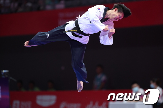대한민국 첫 금메달 강완진의 금빛 비행