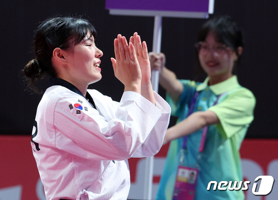 차예은, 대한민국 두 번째 금메달…자원봉사자도 활짝