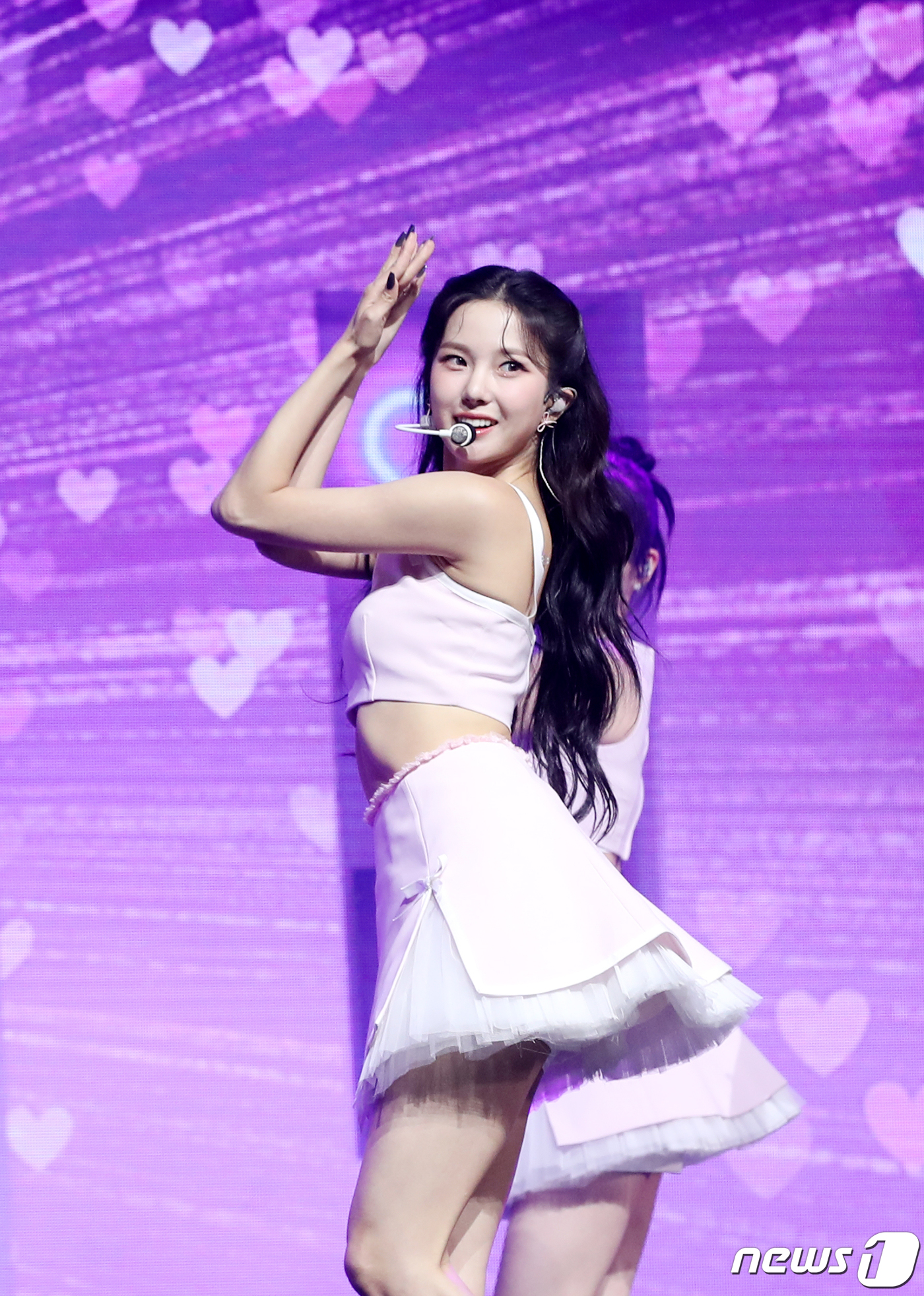 (서울=뉴스1) 권현진 기자 = 그룹 케플러(Kep1er) 최유진이 25일 서울 광진구 예스24라이브홀에서 열린 다섯 번째 미니앨범 '매직 아워(Magic Hour)' 쇼케이스에서 …