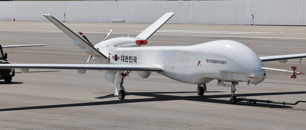 24시간 우리 기술로 하늘 지킨다…국산 정찰무인기 양산 1호기 출고