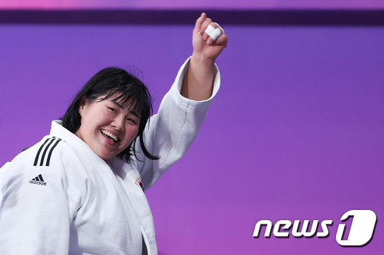 김하윤 \'기분 최고\'