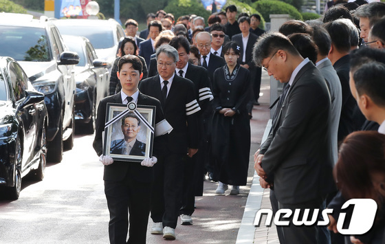 캠퍼스 떠나는 \'주문식 교육\' 창시자, 최달곤 명예총장
