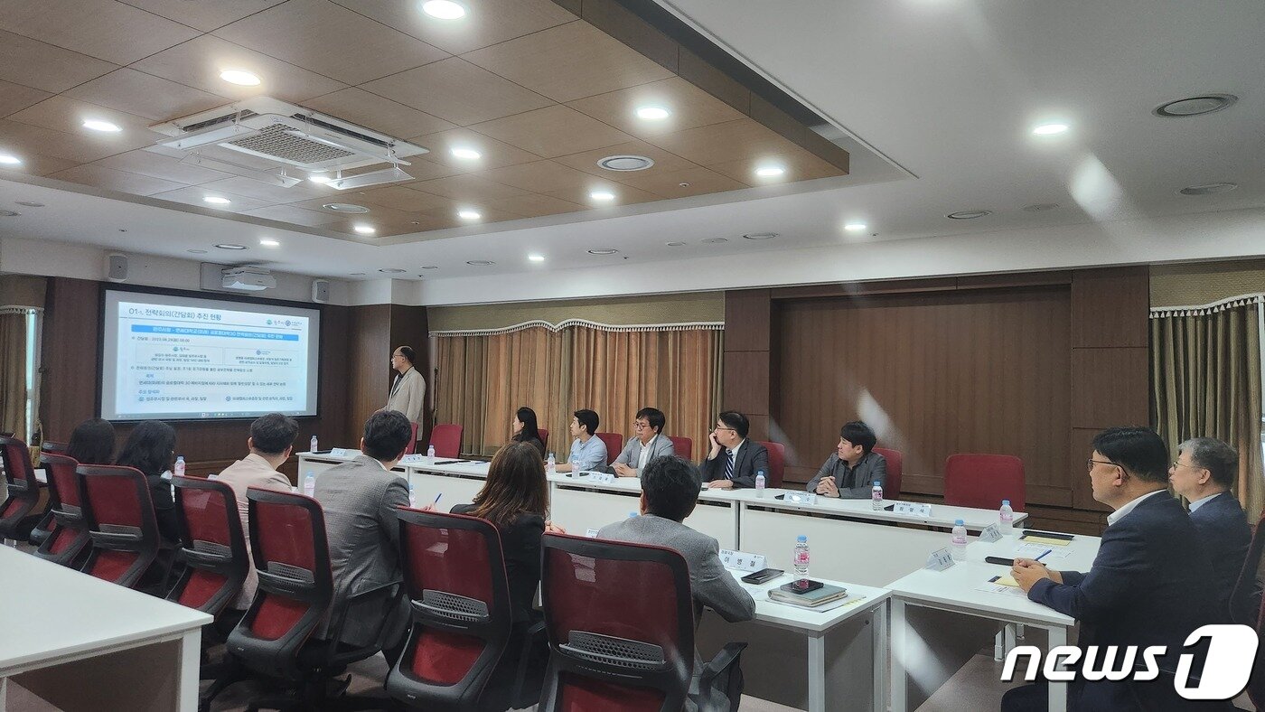 본문 이미지 - 글로컬대학 전략회의 나선 원주시와 연세대 미래캠퍼스.(원주시 제공)