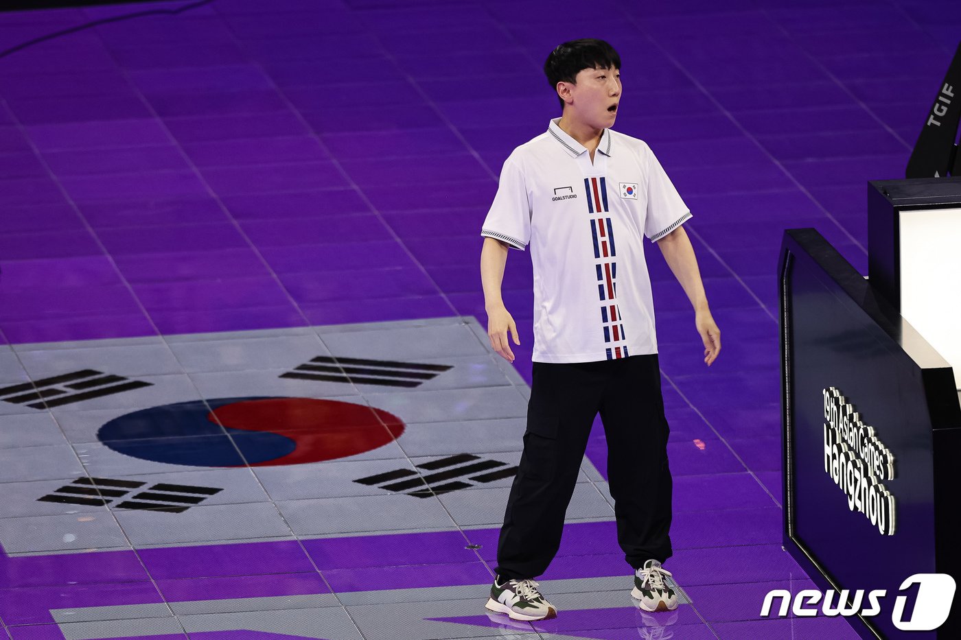 본문 이미지 - e스포츠에서 금메달을 단 김관우. /뉴스1 ⓒ News1 유승관 기자