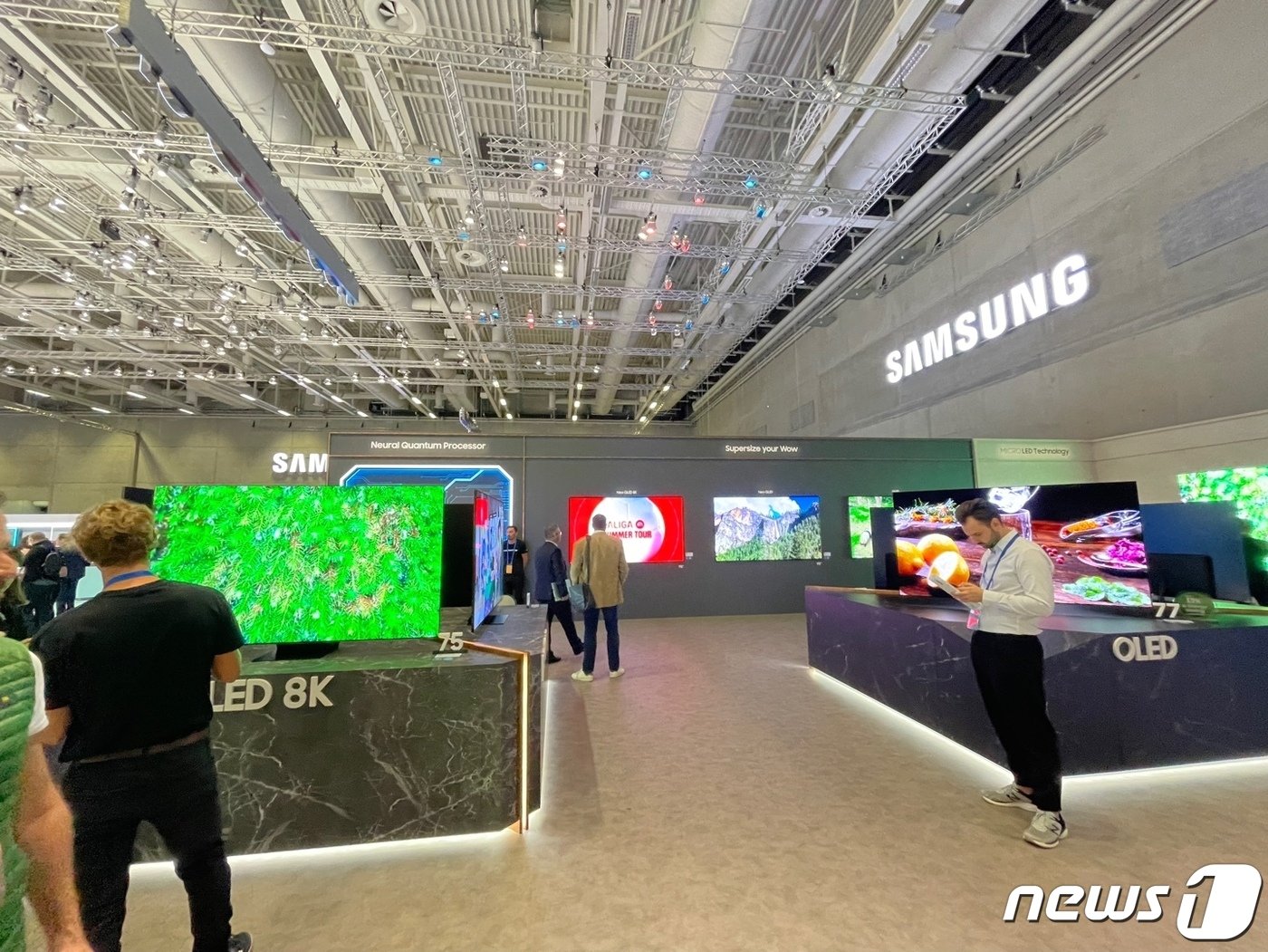 본문 이미지 -  삼성전자 IFA 전시장에 조성된 VD(영상디스플레이) 전시 공간. 2023.9.3/뉴스1 ⓒ News1 강태우 기자 