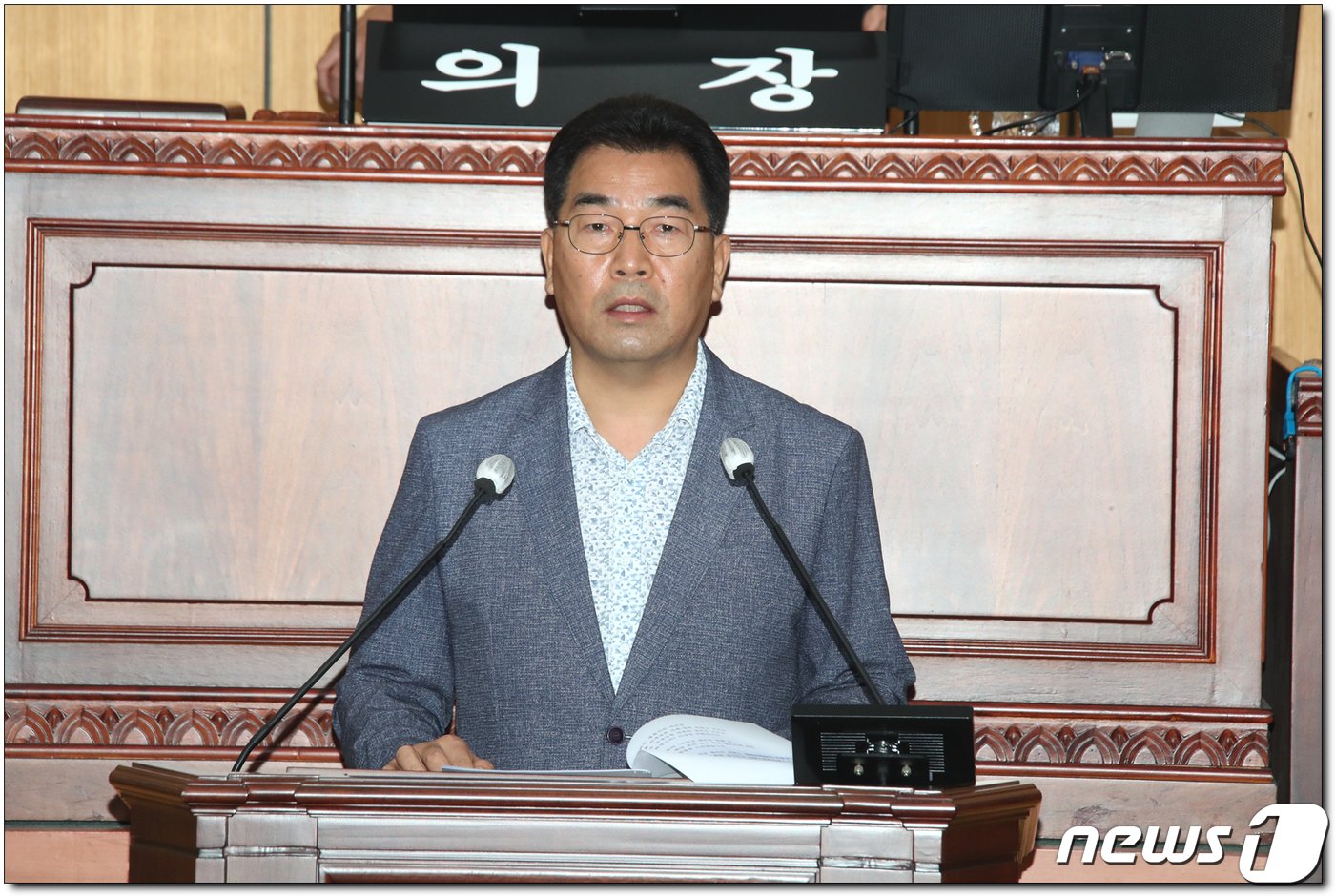 전북 정읍시의회는 이상길 의원의 대표 발의로 &#39;새만금 잼버리 파행 전북 책임 전가 중단 촉구 결의문&#39;을 채택했다. 이상길 의원이 결의문을 낭독하고 있다.&#40;정읍시의회 제공&#41;2023.9.4/뉴스1  