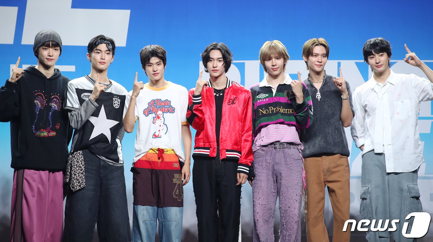 본문 이미지 - SM 신인 그룹 라이즈(RIIZE)의 성찬(왼쪽부터)과 승한, 소희, 원빈, 쇼타로, 은석, 앤톤 2023.9.4/뉴스1 ⓒ News1 권현진 기자