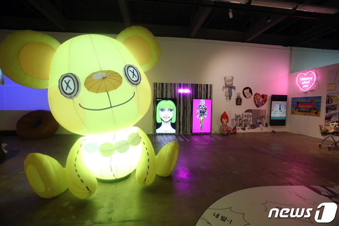 본문 이미지 - 광주디자인진흥원이 5일 오전 광주비엔날레 전시관에서 제10회 광주디자인비엔날레 국내외 언론매체 초청 미디어데이를 개최하고 본전시 사전 공개 행사를 진행하고 있다. 사진은 3관 컬처관. 2023.9.5/뉴스1 ⓒ News1 김태성 기자