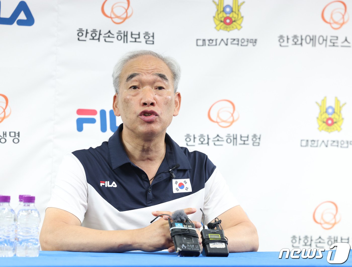 본문 이미지 - 홍승표 항저우 아시안게임 사격 총감독이 5일 오후 경남 창원국제사격장에서 가진 미디어데이에서 취재진의 질의에 답변하고 있다. 2023.9.5/뉴스1 ⓒ News1 신웅수 기자