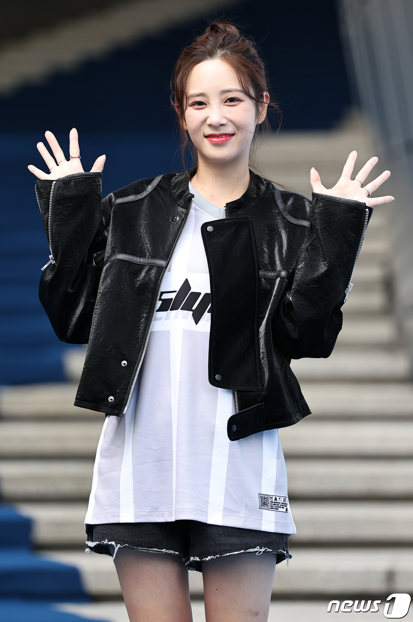 (서울=뉴스1) 김진환 기자 = 러블리즈 유지애가 5일 서울 중구 동대문 DDP에서 열린 ‘2024 S/S 서울패션위크’ 홀리넘버세븐(HOLYNUMBER7) 컬렉션에 참석해 포즈를 …