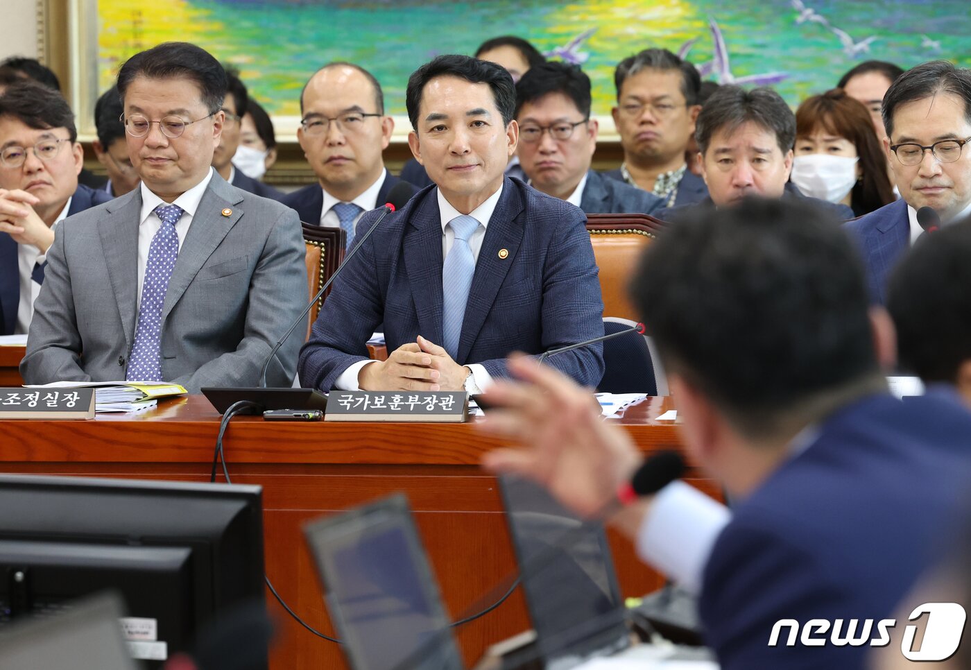 본문 이미지 - 박민식 국가보훈부 장관이 6일 서울 여의도 국회에서 열린 정무위원회 전체회의에서 의원들의 질의를 듣고 있다. 2023.9.6/뉴스1 ⓒ News1 송원영 기자