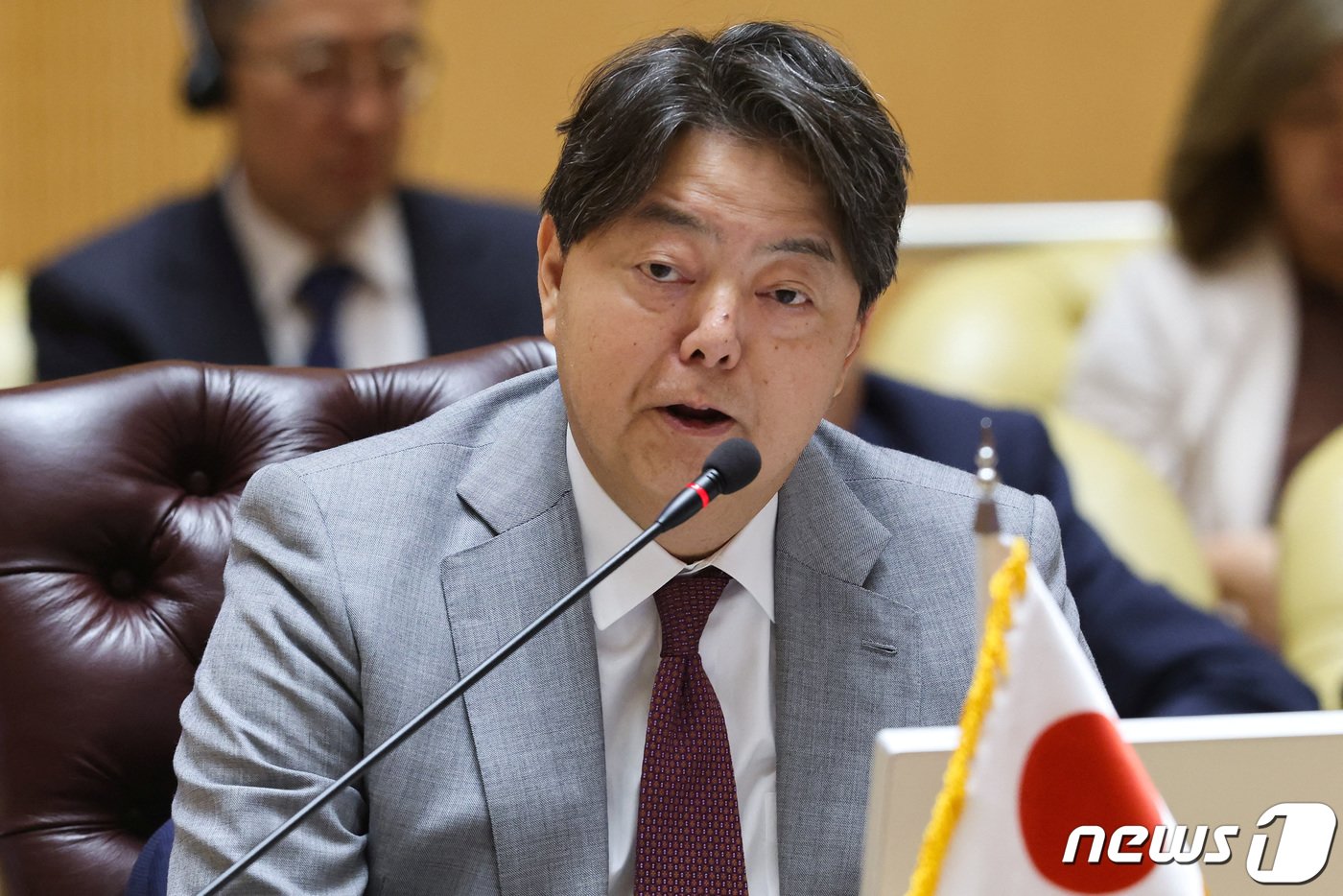 본문 이미지 - 하야시 요시마사 일본 외무상이 7일 (현지시간) 사우디아라비아 리야드에서 열린 일본과 걸프 협력위원회 외무장관 회의에 참석을 하고 있다. 2023.9.8 ⓒ 로이터=뉴스1 ⓒ News1 우동명 기자