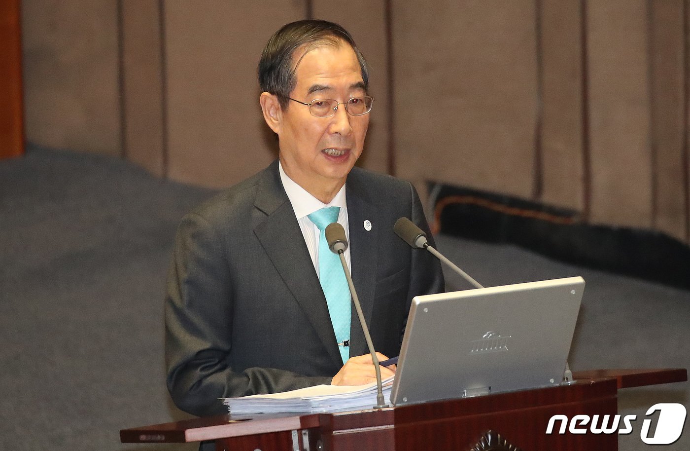 본문 이미지 - 한덕수 국무총리가 8일 서울 여의도 국회에서 열린 제410회 국회(정기회) 제5차 본회의 교육·사회·문화 분야 대정부질문에서 안민석 더불어민주당 의원의 질문에 답하고 있다. 2023.9.8/뉴스1 ⓒ News1 임세영 기자
