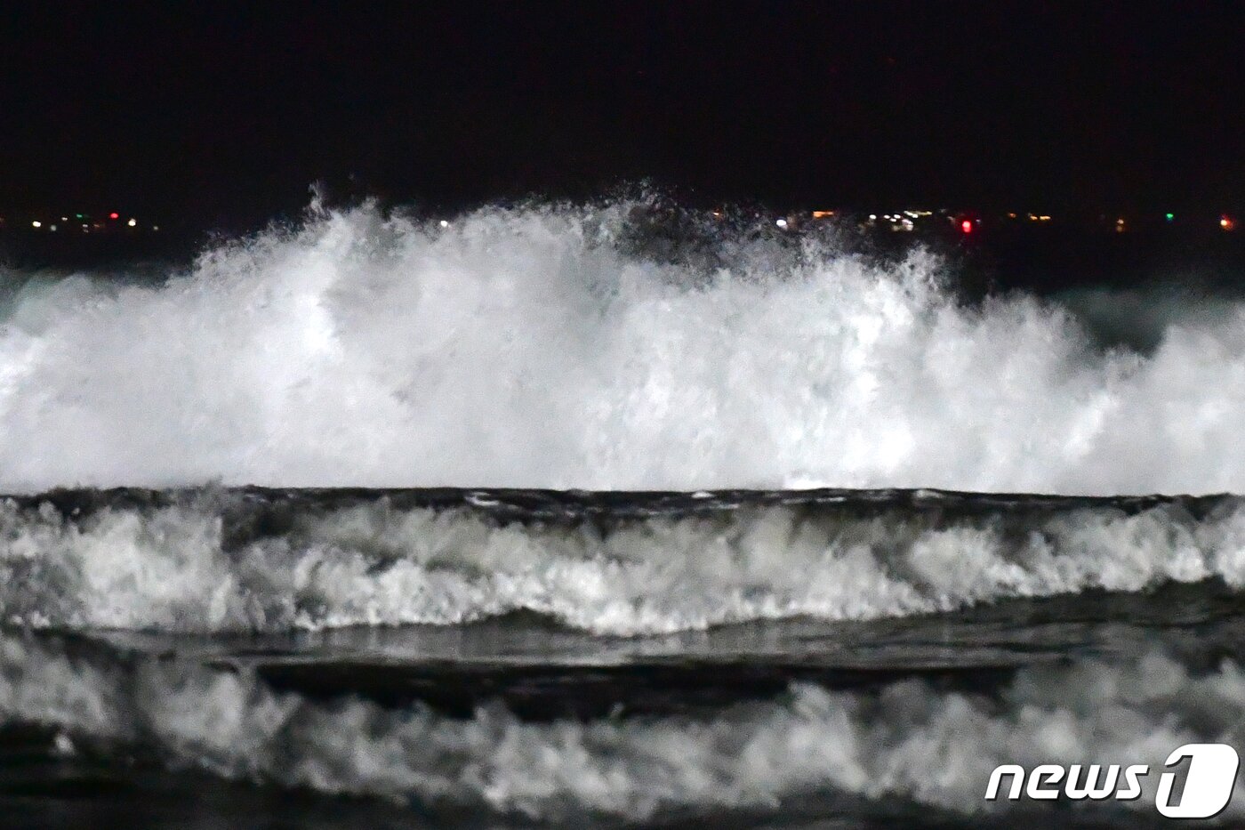본문 이미지 - 위의 모습을 확대한 사진. .2024.1.1/뉴스1 ⓒ News1 최창호 기자