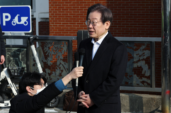 국정원, '가덕도 피습' 진상규명…가해자 '테러 위험인물' 지정